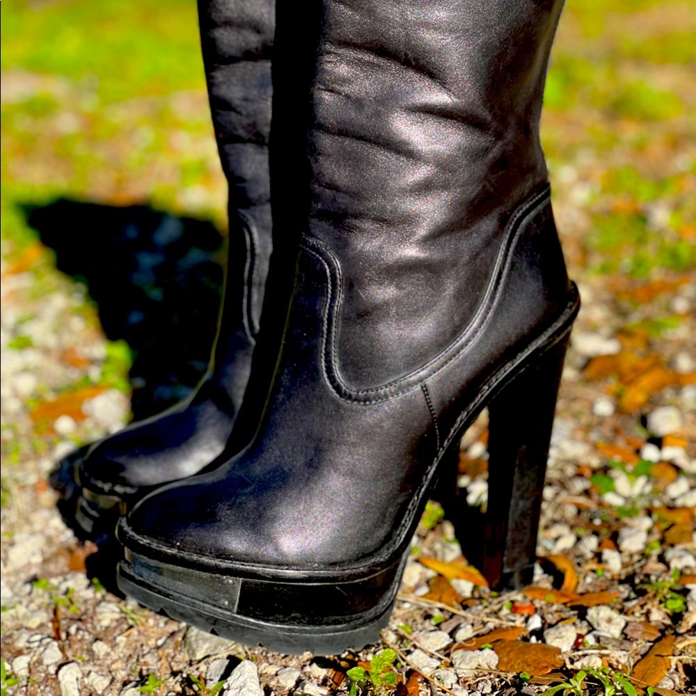 Vero Cuoio Women’s Black Leather High Heeled Boots